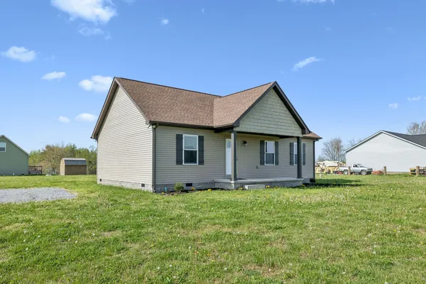 $285,000 | 293 Hawkins Road, Westmoreland, TN 37186