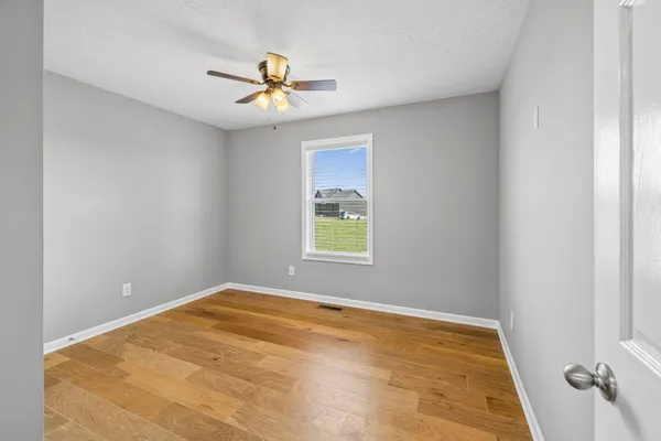 $285,000 | 293 Hawkins Road, Westmoreland, TN 37186