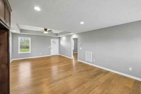 $285,000 | 293 Hawkins Road, Westmoreland, TN 37186