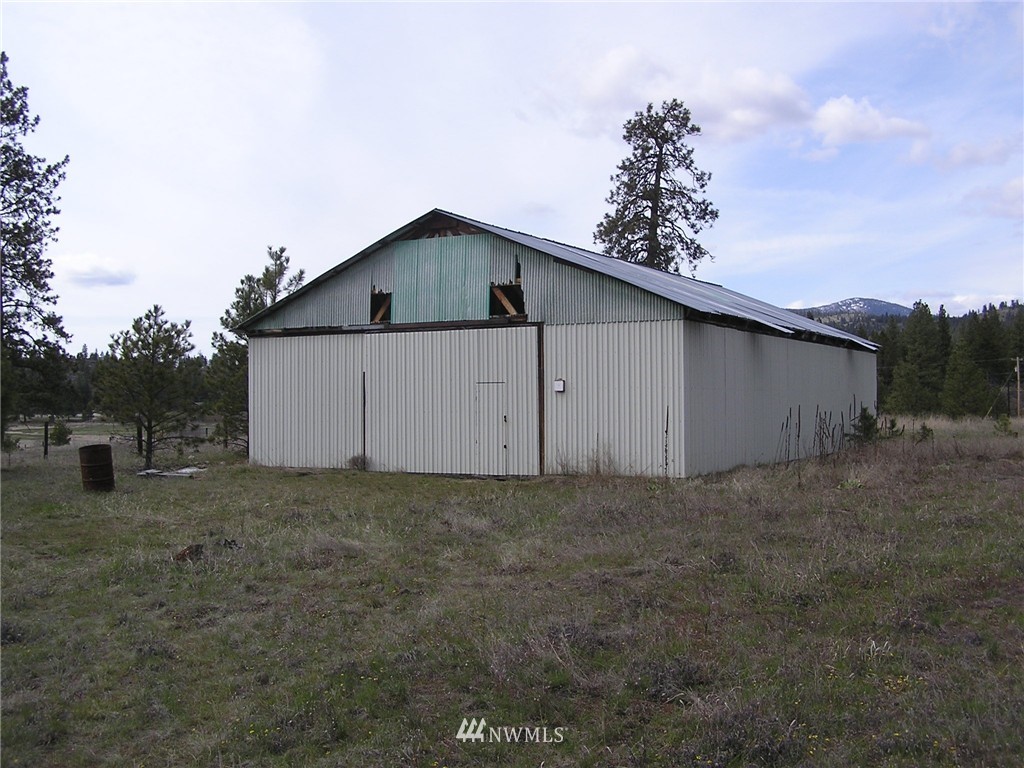 1300 Aeneas Valley Road Tonasket, WA 98855 - Photo 13 of 25