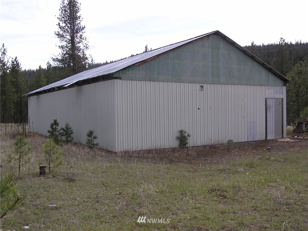 1300 Aeneas Valley Road Tonasket, WA 98855 - Photo 15 of 25