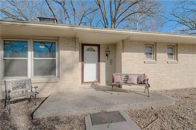 $450,000 | 226 Northwest 43 Street, Kansas City, MO 64116