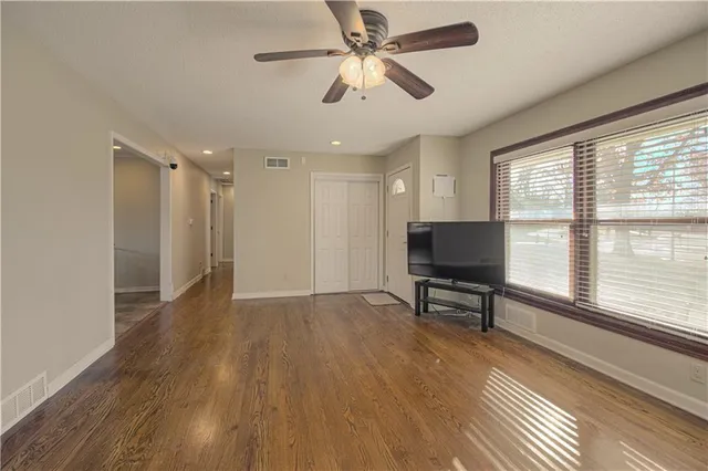 $450,000 | 226 Northwest 43 Street, Kansas City, MO 64116