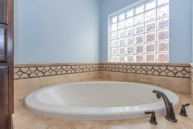 $809,500 | 6 Stoneway Court, Canyon, TX 79015