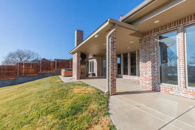 $809,500 | 6 Stoneway Court, Canyon, TX 79015