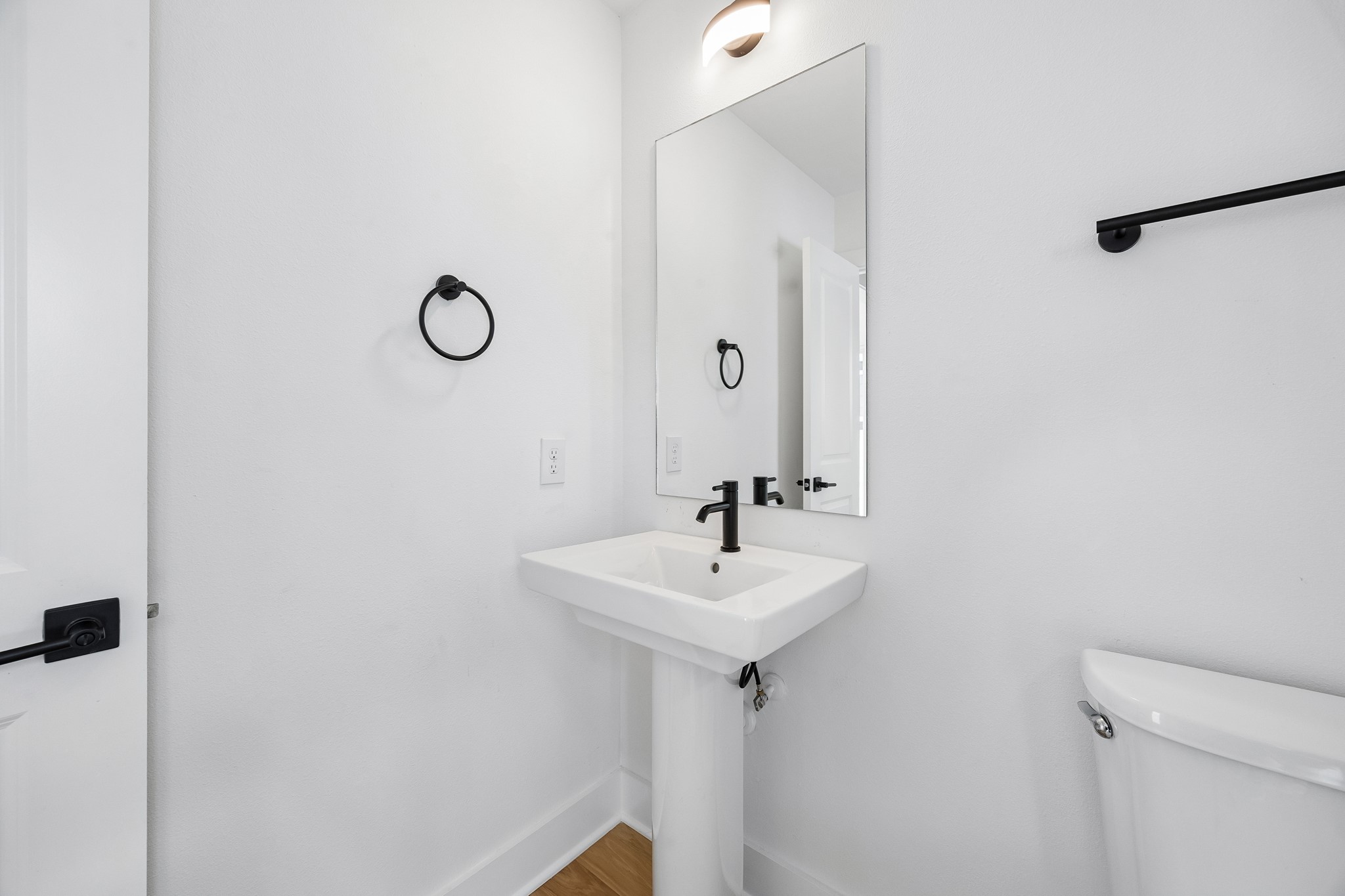 424 Sikes Street Houston, TX 77018 - Photo 4 of 12 a bathroom with a sink and a mirror