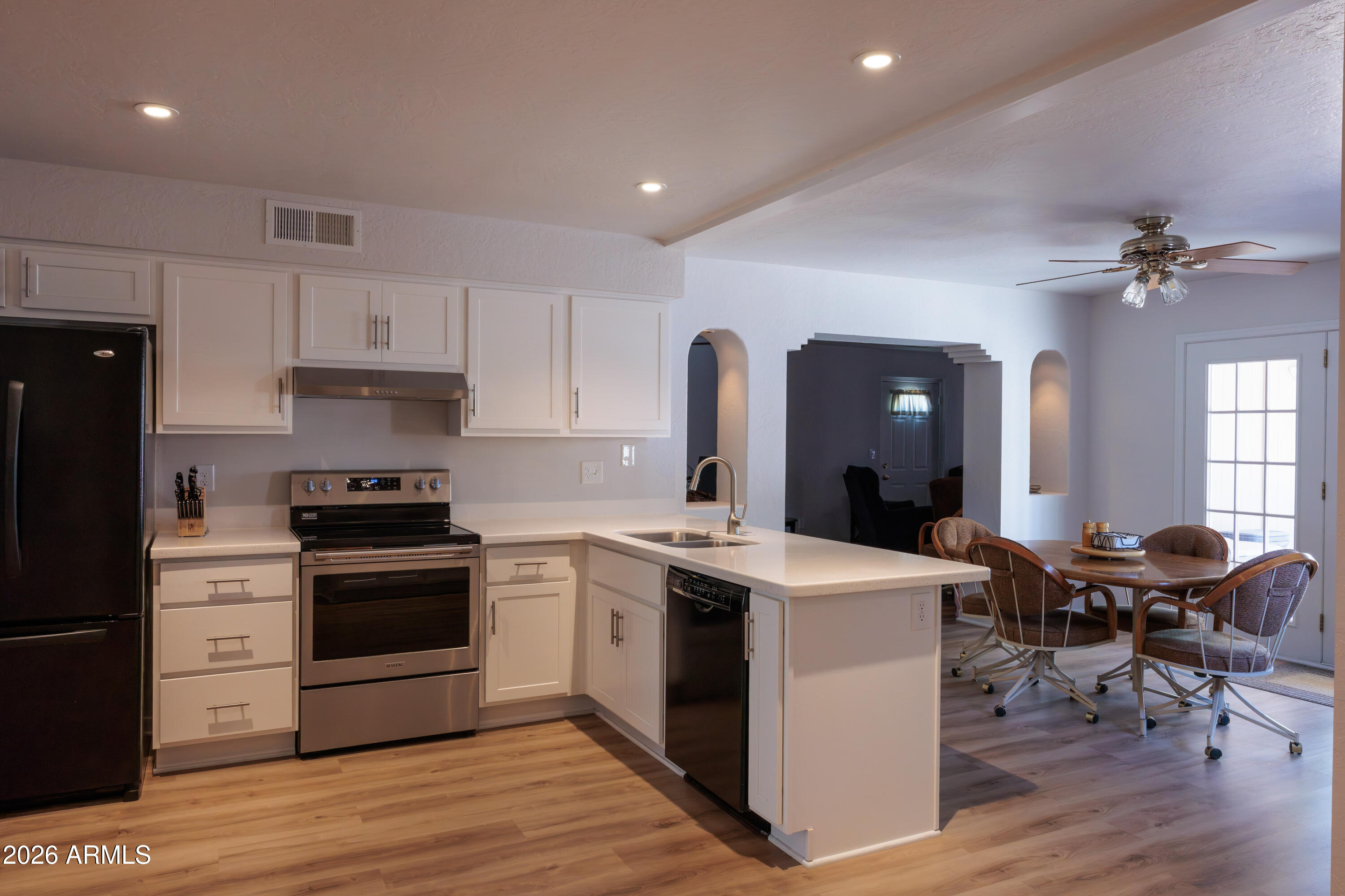 2526 East John Cabot Road Phoenix, AZ 85032 - Photo 9 of 25