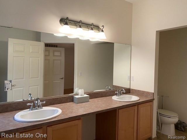 2193 Lagoon Drive Rochester Hills, MI 48309 - Photo 15 of 24