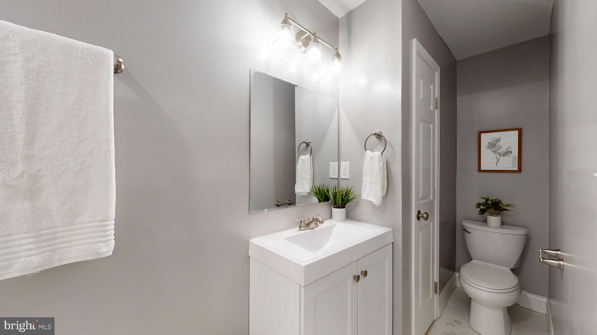 633 Archer Street Baltimore, MD 21230 - Photo 11 of 20 Owners Suite Bathroom