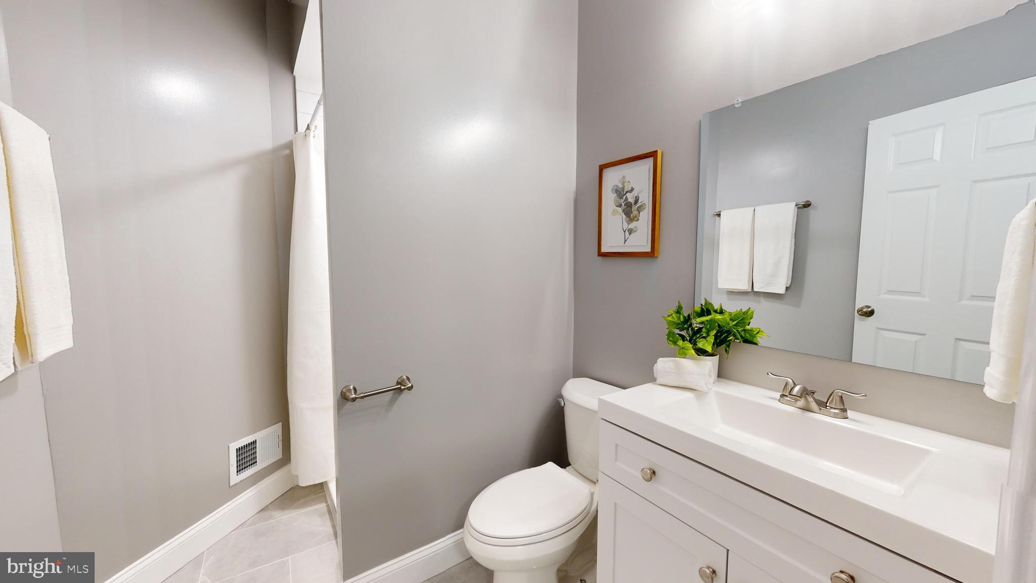 633 Archer Street Baltimore, MD 21230 - Photo 15 of 20 Full Bathroom for Bedroom 2