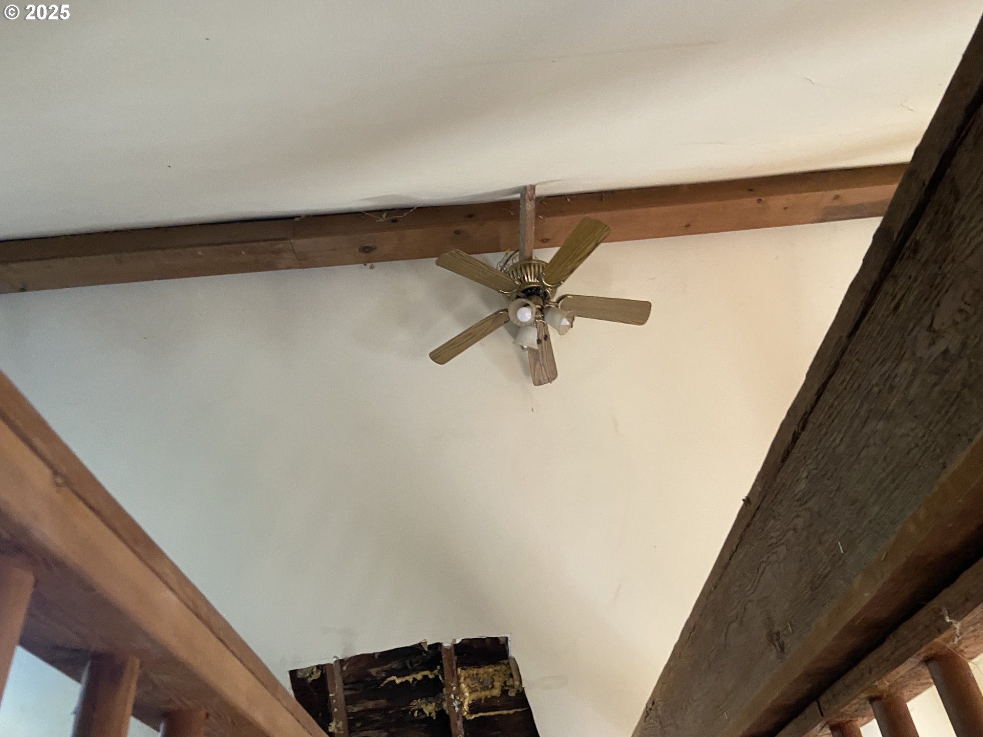 4571 Perpetua Street Florence, OR 97439 - Photo 11 of 13 a view of a room with a window