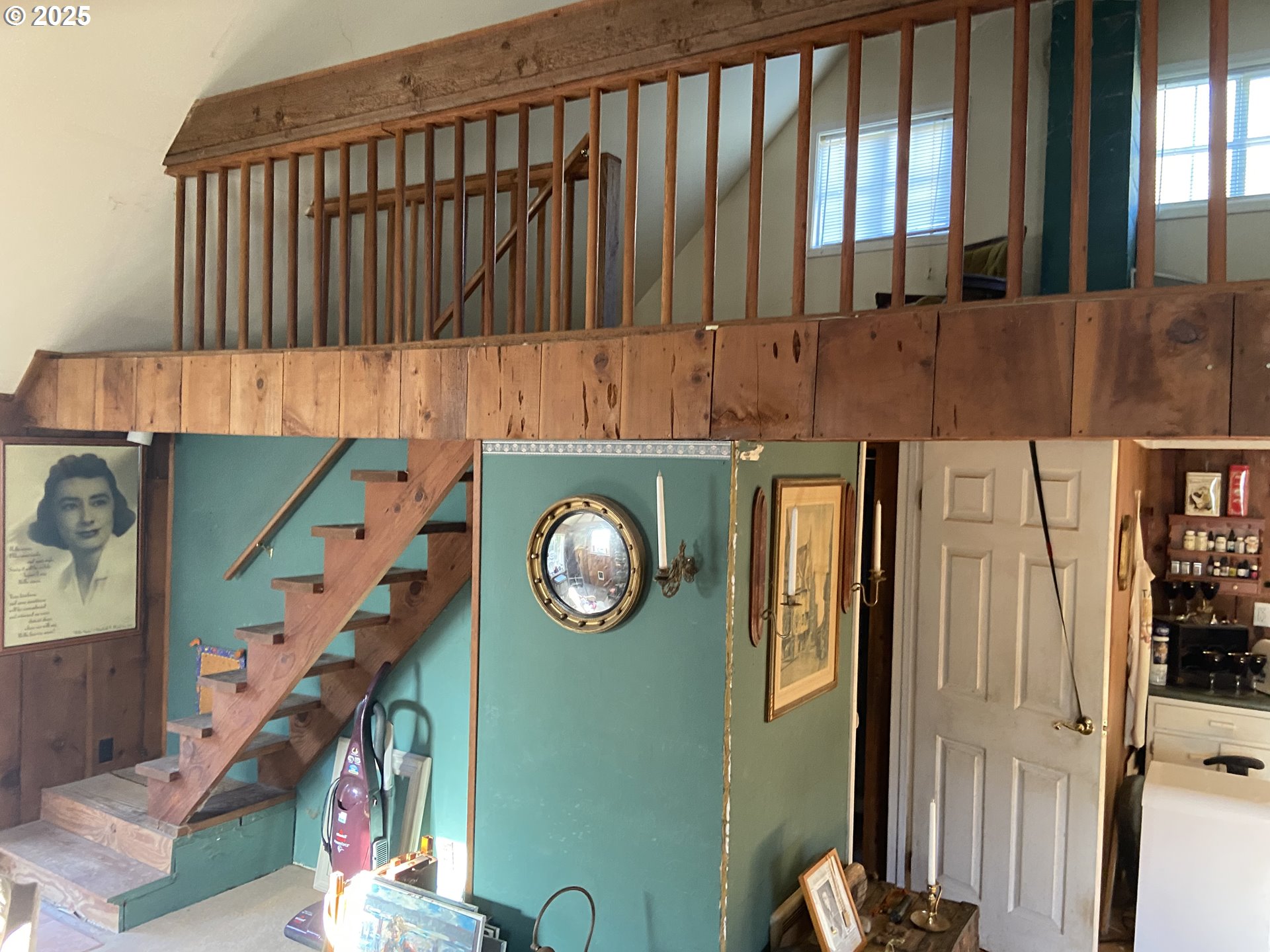 4571 Perpetua Street Florence, OR 97439 - Photo 6 of 13 a view of entryway