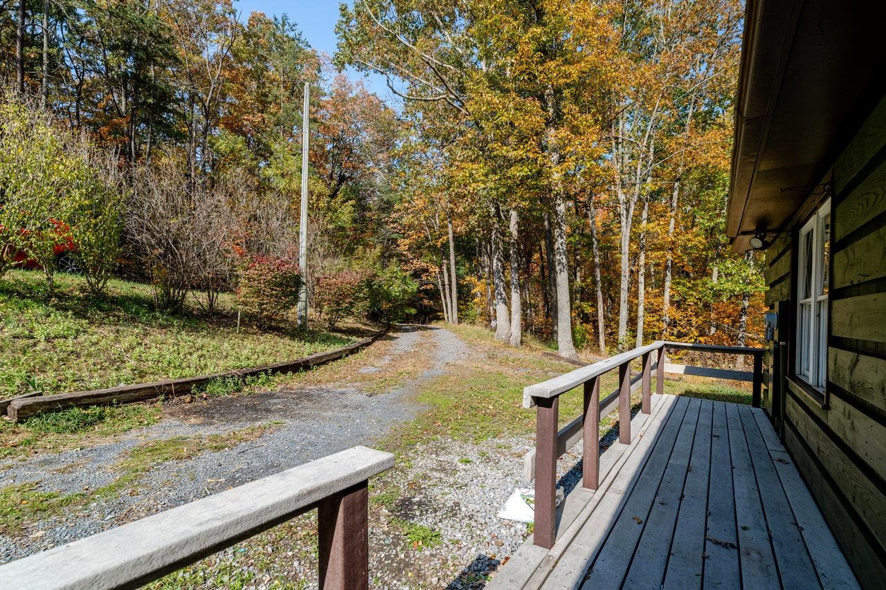 115 Risk Road Mount Jackson, VA 22842 - Photo 30 of 50 a view of a balcony with wooden floor and fence
