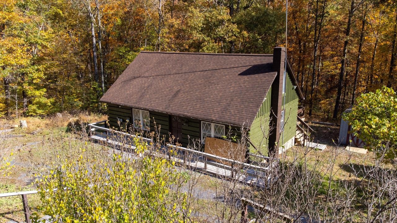 115 Risk Road Mount Jackson, VA 22842 - Photo 43 of 50 front view of a house with a yard