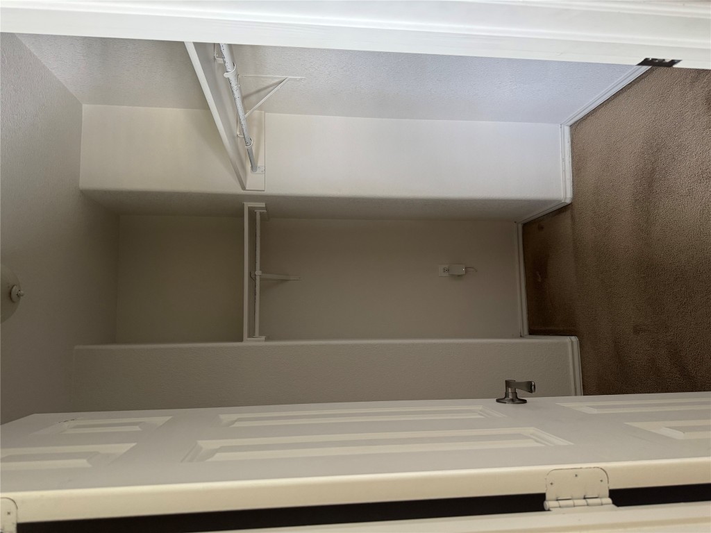 5609 Viewpoint Drive Austin, TX 78744 - Photo 14 of 21