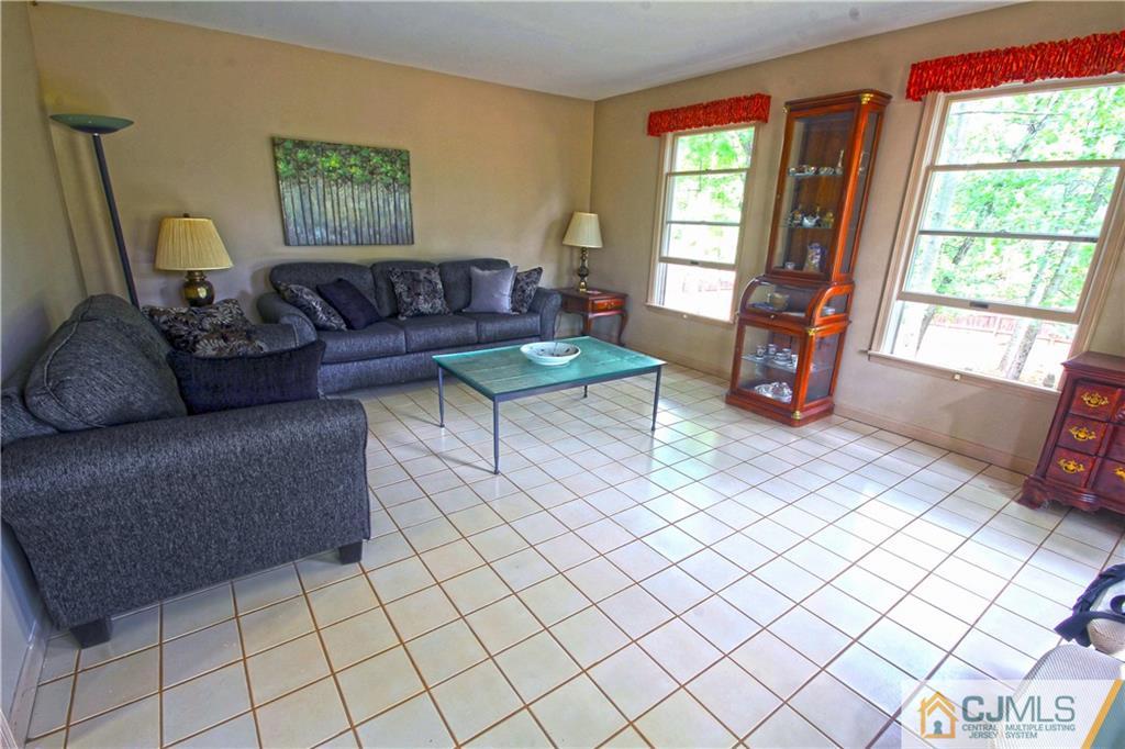 5 Miller Farm Road Somerset, NJ 08873 - Photo 8 of 25 Gallery Image 8