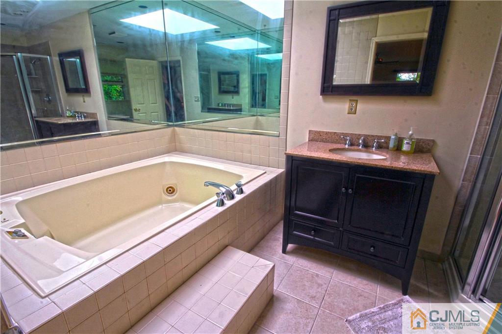 5 Miller Farm Road Somerset, NJ 08873 - Photo 9 of 25 Gallery Image 9