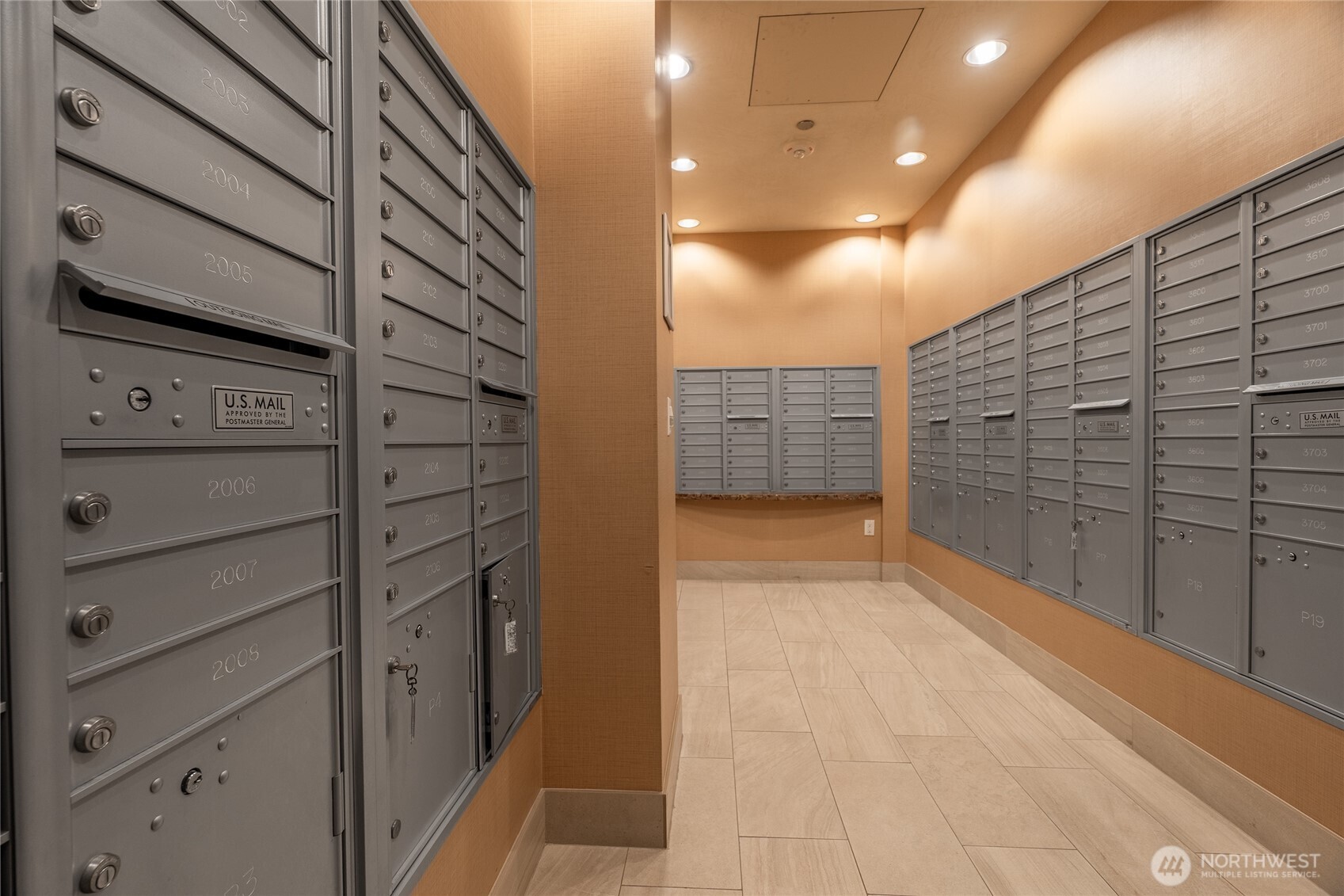 737 Olive Way, Unit 2908 Seattle, WA 98101 - Photo 31 of 35 a view of walk in closet
