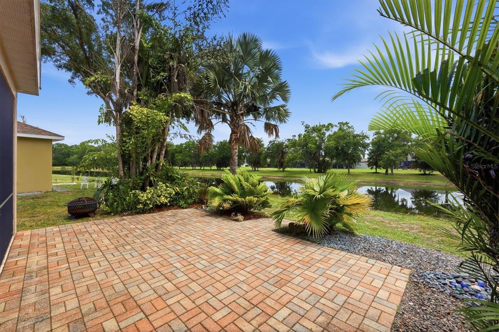 428 Snapdragon Loop Bradenton, FL 34212 - Photo 28 of 33 a view of garden with patio