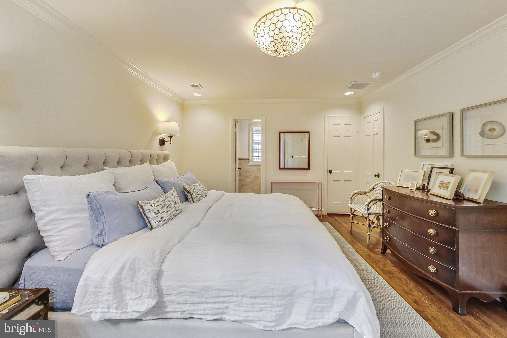 4831 Calvert Street Northwest Washington, DC 20007 - Photo 22 of 44