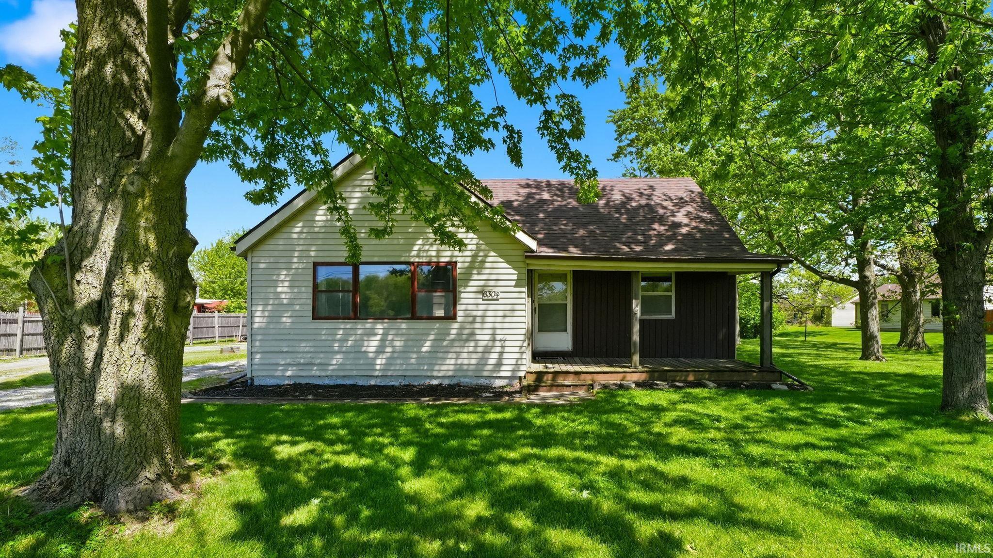 6304 Hazelett Road Fort Wayne, IN 46835 - Photo 2 of 36