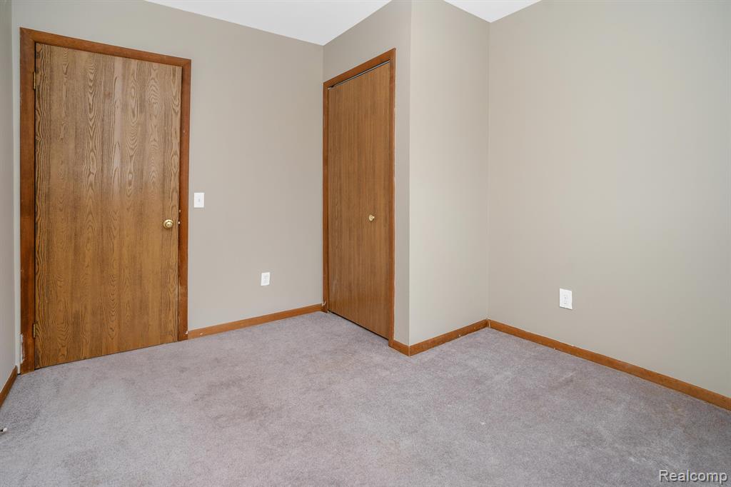 4654 Siebert Road Waterford, MI 48328 - Photo 12 of 27 Gallery Image 12