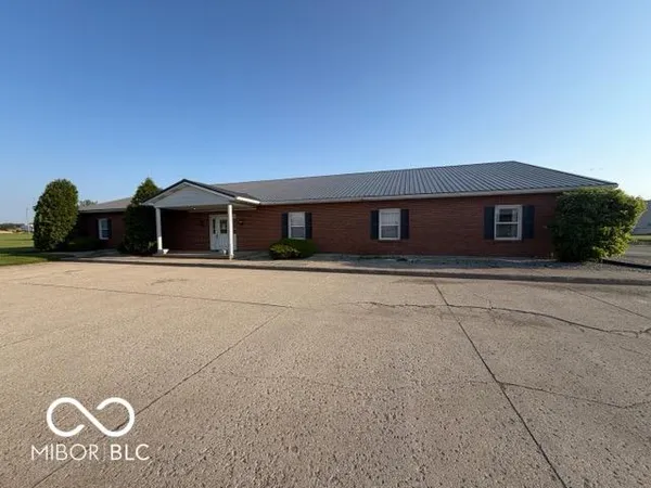 $950 | 290 Highway 36, New Castle, IN 47362