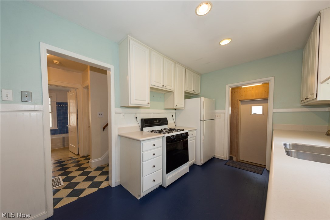 3022 Kensington Road Cleveland, OH 44118 - Photo 9 of 24