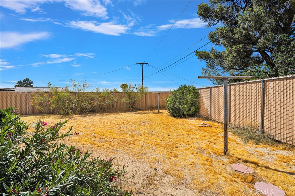 2567 Perth Court Barstow, CA 92311 - Photo 42 of 56 a view of back yard of the house