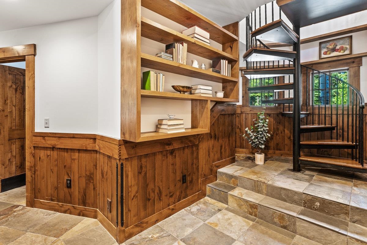 7160 Lahontan Drive Truckee, CA 96161 - Photo 13 of 19