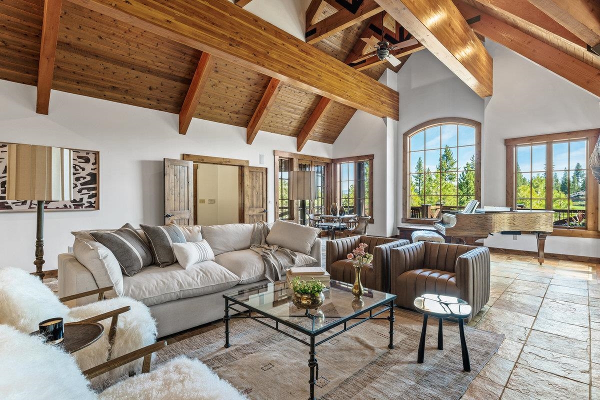 7160 Lahontan Drive Truckee, CA 96161 - Photo 4 of 19