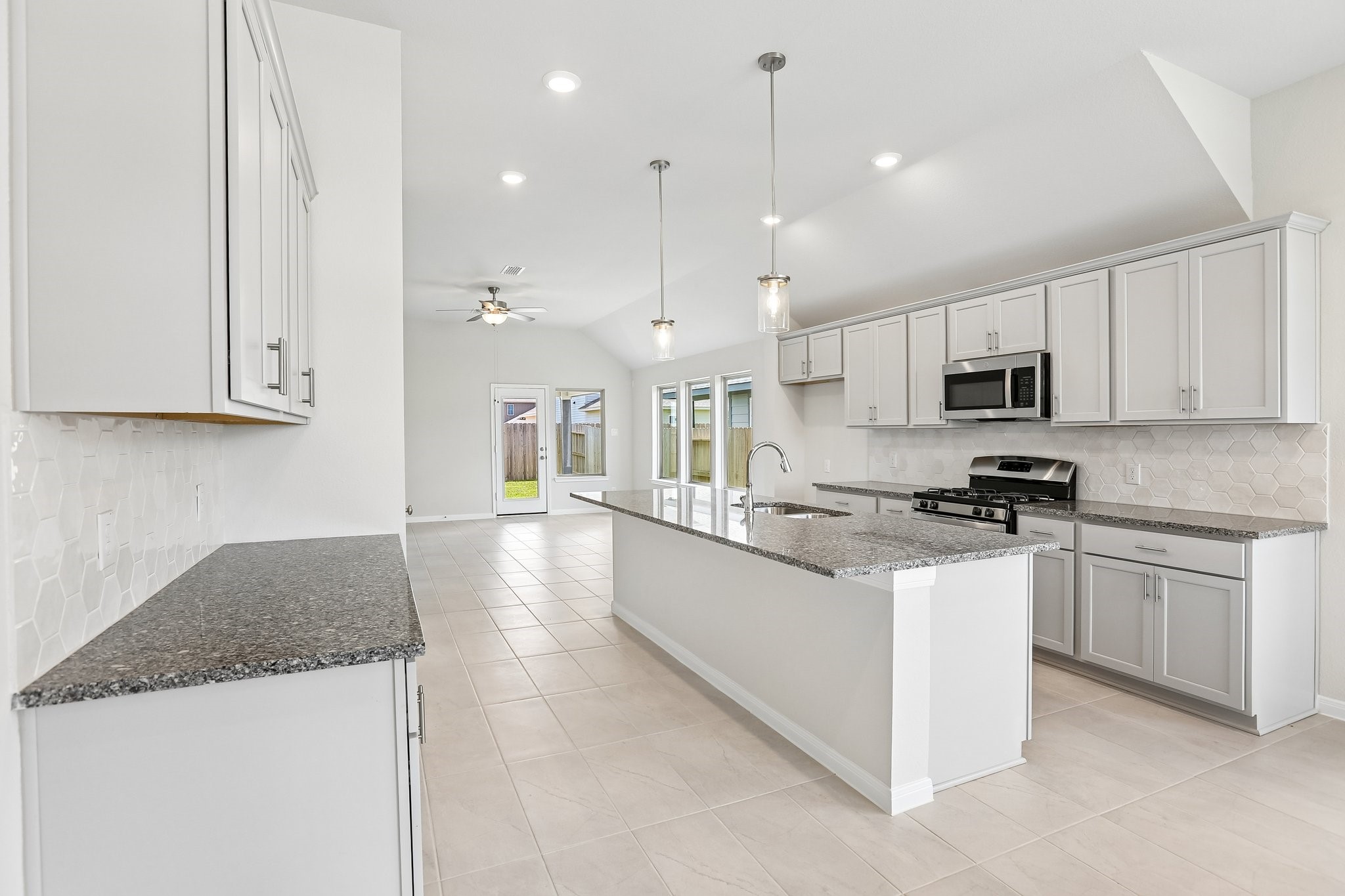 21111 Sunlight Grv Drive Rosharon, TX 77583 - Photo 12 of 47