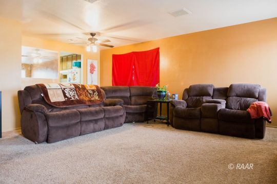 813 South Allen Street Ridgecrest, CA 93555 - Photo 4 of 20