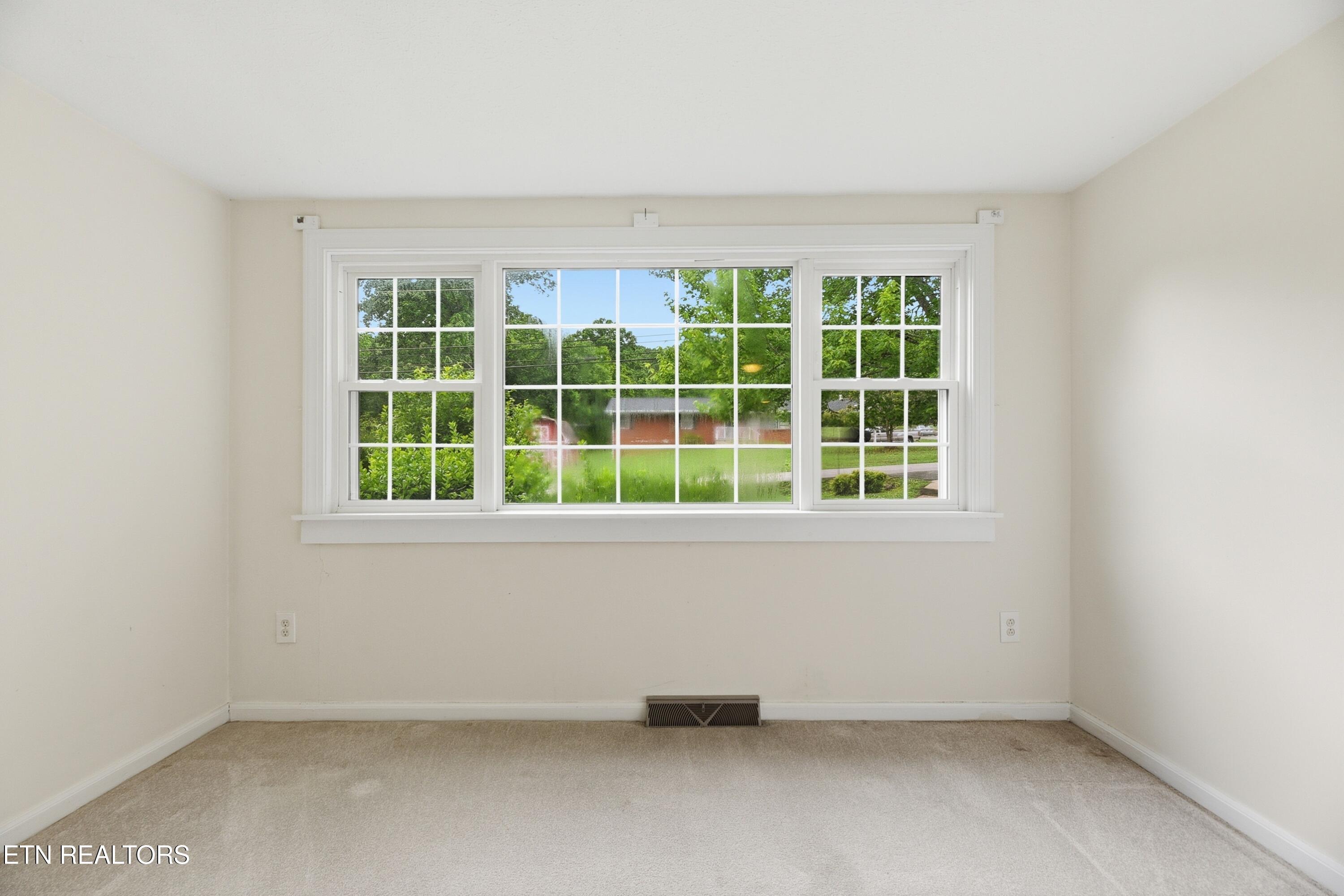 505 Ridgeview Drive Clinton, TN 37716 - Photo 7 of 35 19021