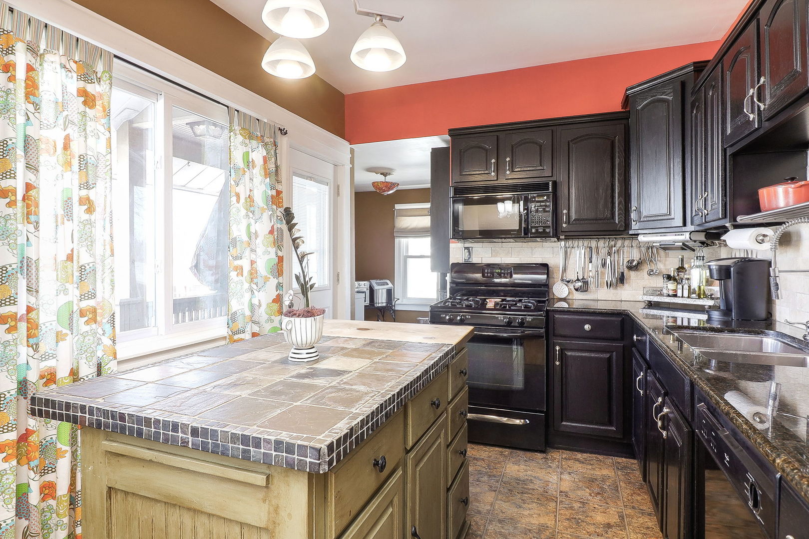 405 Singer Avenue Lemont, IL 60439 - Photo 6 of 25