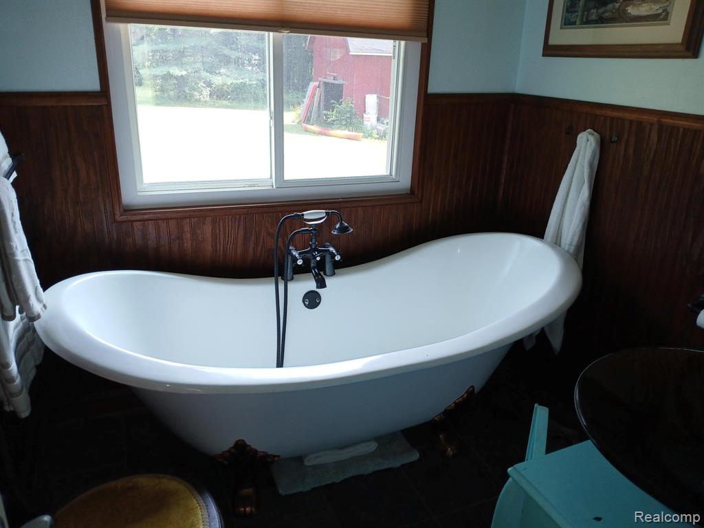18073 Sharon Valley Road Manchester, MI 48158 - Photo 8 of 22