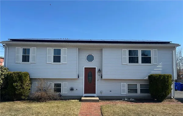 $2,350 | 60 Field Street, Unit 2, Pawtucket, RI 02860