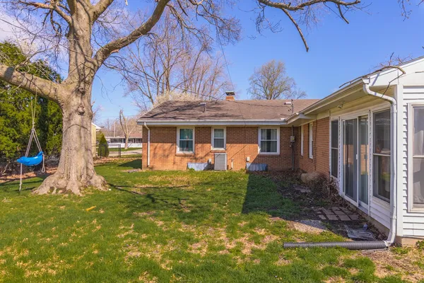 $269,900 | 1903 Croxton Avenue, Bloomington, IL 61701