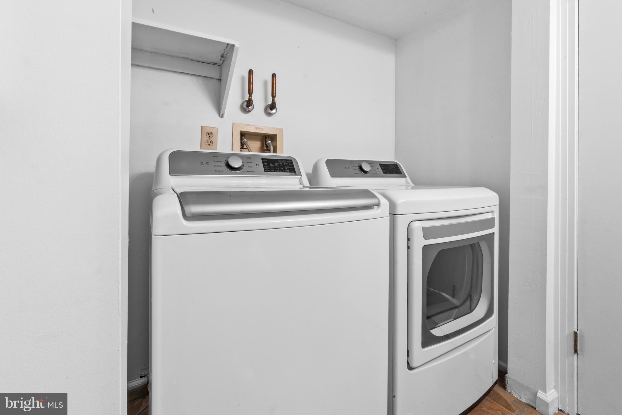 1202 Augusta Circle Mount Laurel, NJ 08054 - Photo 16 of 25 a utility room with dryer and washer