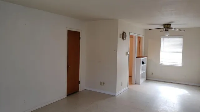 $1,000 | 400 Oak Drive, Unit 1B, Terrell, TX 75160