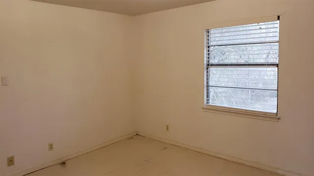 $1,000 | 400 Oak Drive, Unit 1B, Terrell, TX 75160