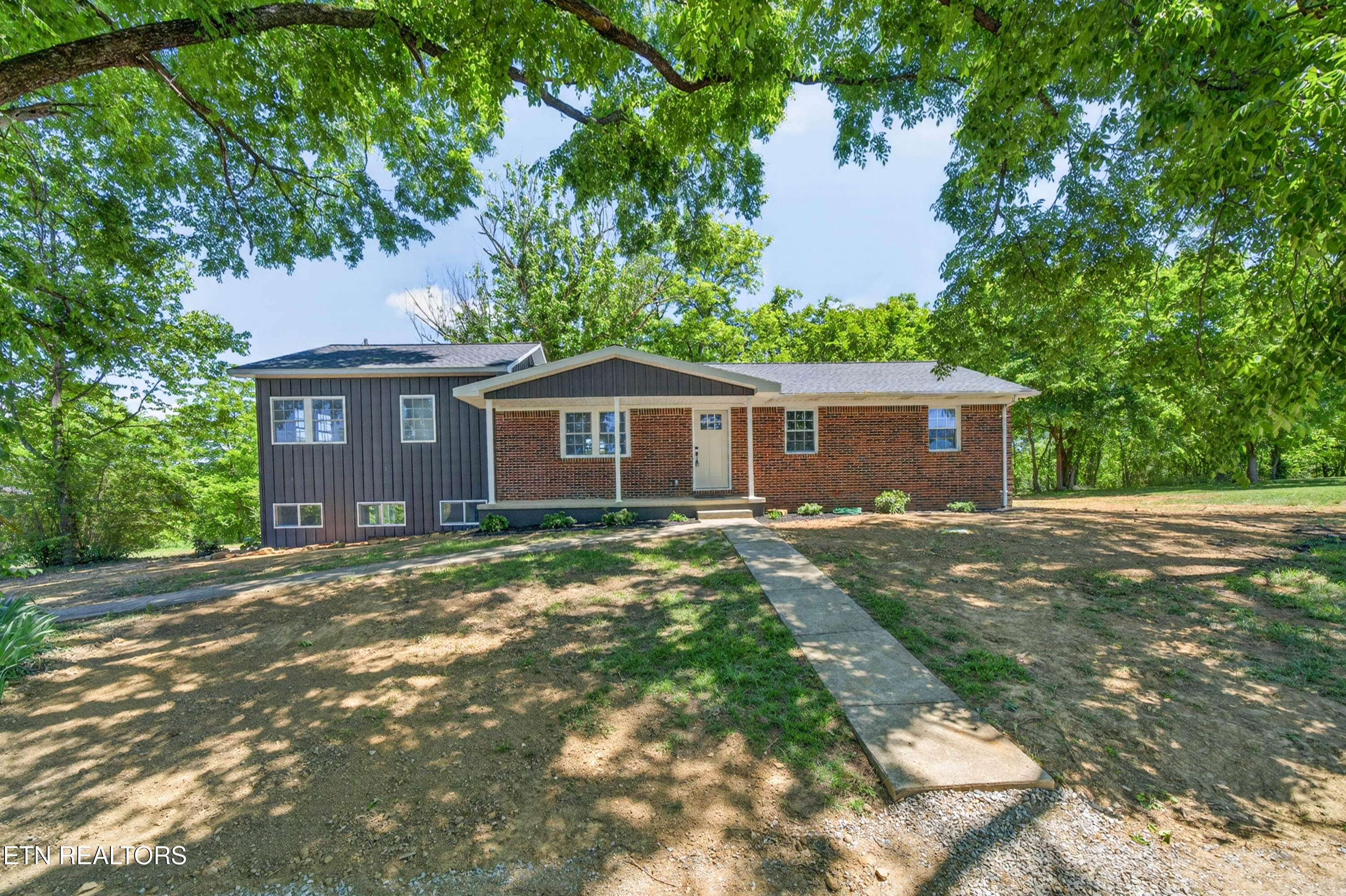 4-print-2155 Fairview Rd_024_TNPC