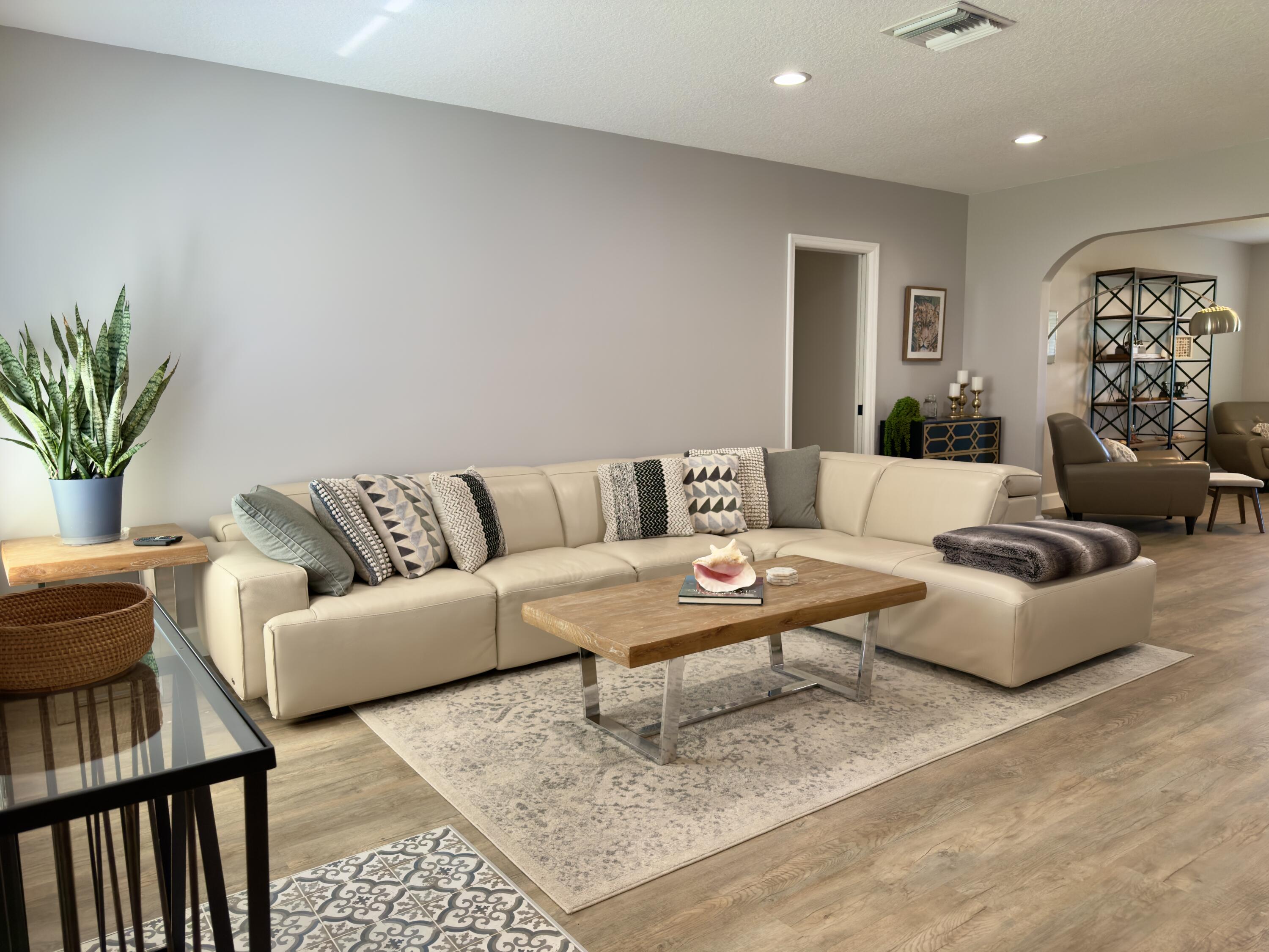 367 Northwest 42nd Street Boca Raton, FL 33431 - Photo 7 of 29 Living-1