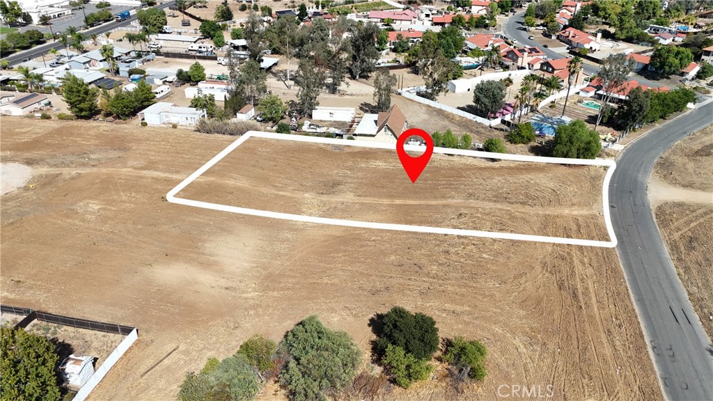 20520 Como Street Wildomar, CA 92595 - Photo 2 of 8 a view of a basket ball ground