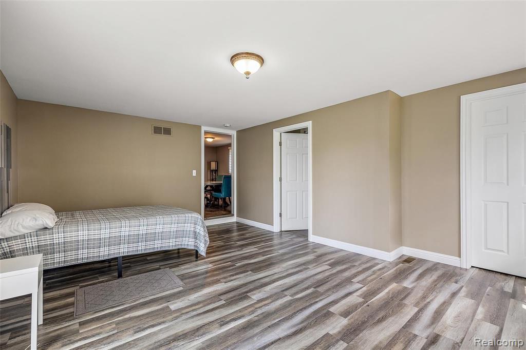 3327 Hessel Avenue Rochester Hills, MI 48307 - Photo 22 of 36