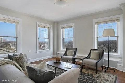 $649,000 | 3530 North Lake Shore Drive, Unit 7A, Chicago, IL 60657