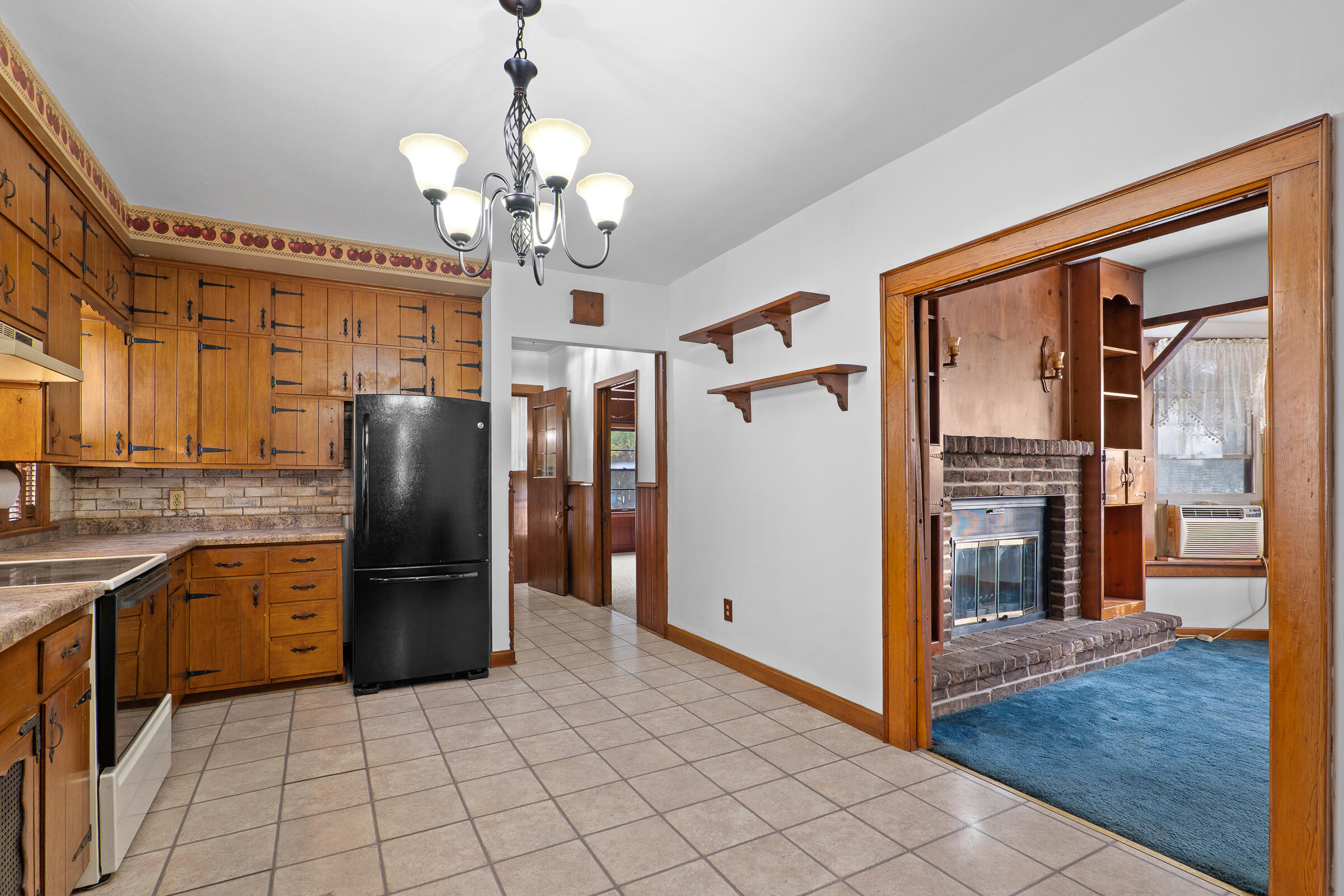 851 North 10th Street Manitowoc, WI 54220 - Photo 11 of 39 Wide open with room for an island!