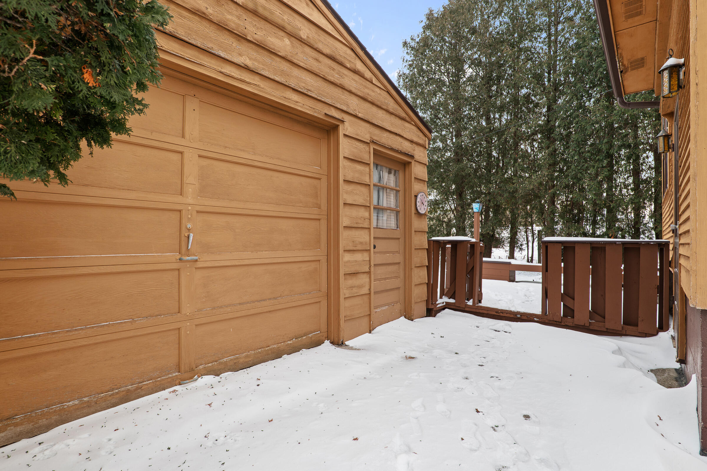851 North 10th Street Manitowoc, WI 54220 - Photo 35 of 39 1.5 Car Garage