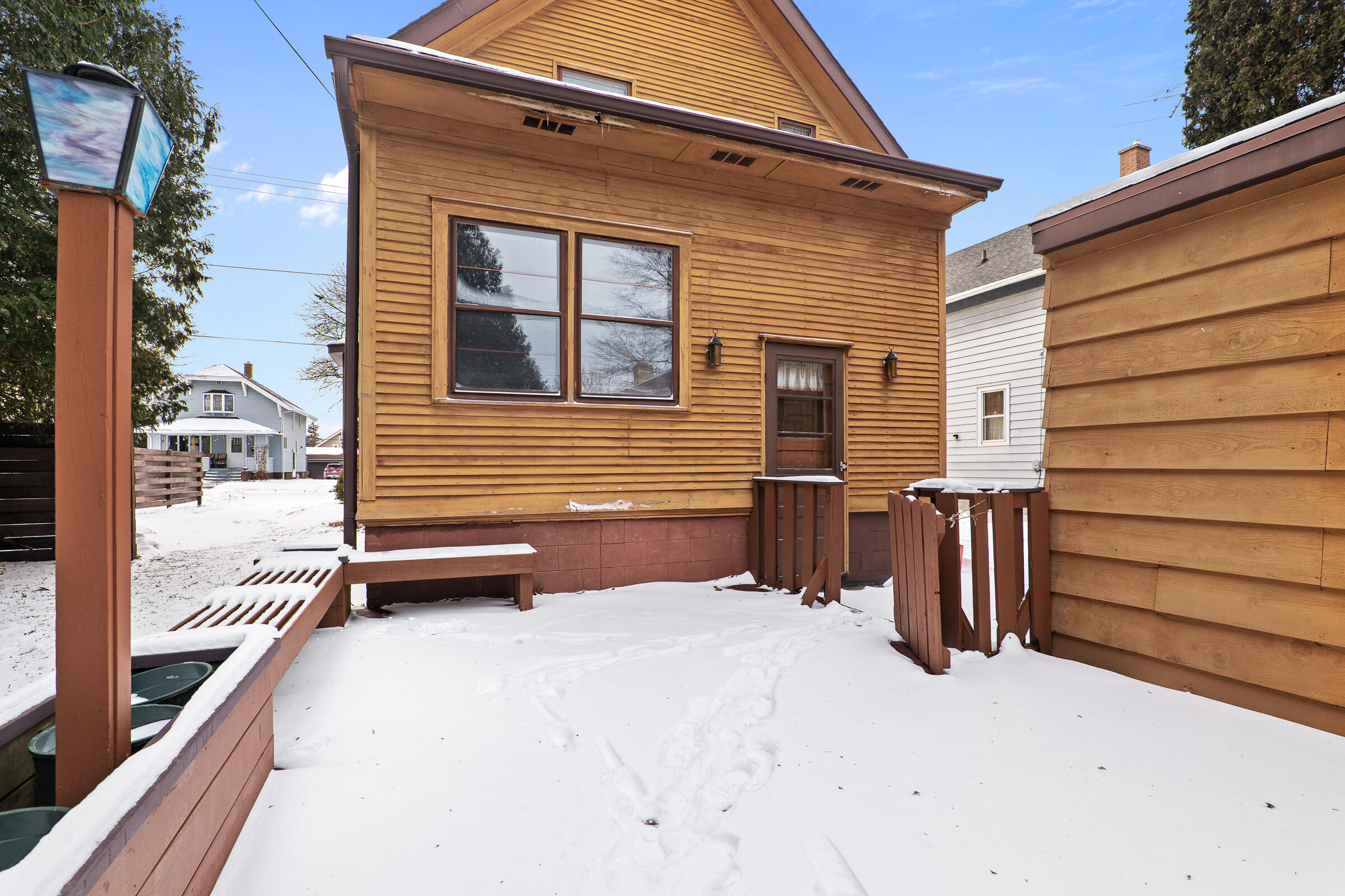 851 North 10th Street Manitowoc, WI 54220 - Photo 36 of 39 Deck