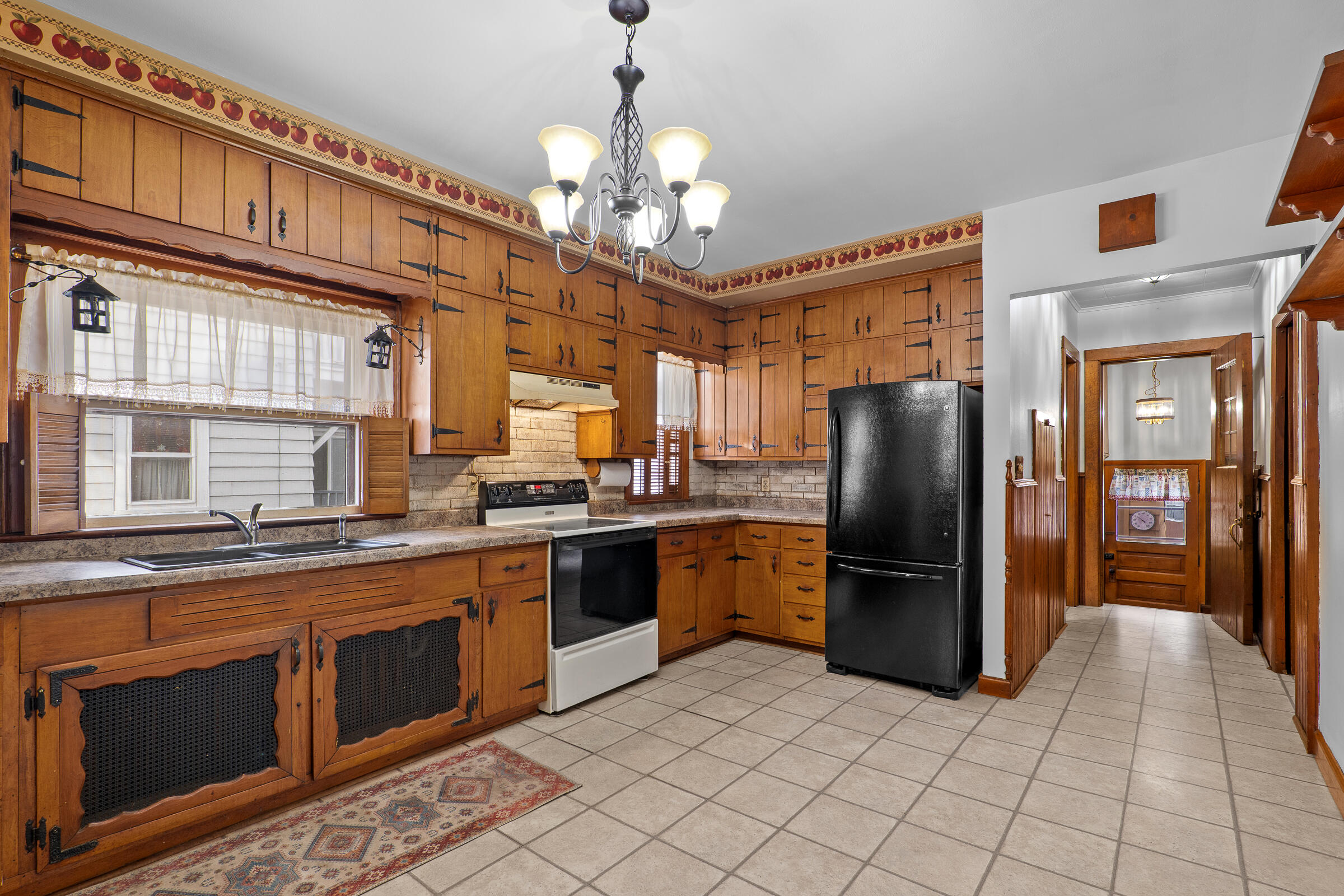 851 North 10th Street Manitowoc, WI 54220 - Photo 10 of 39 Notice all of the counterspace!